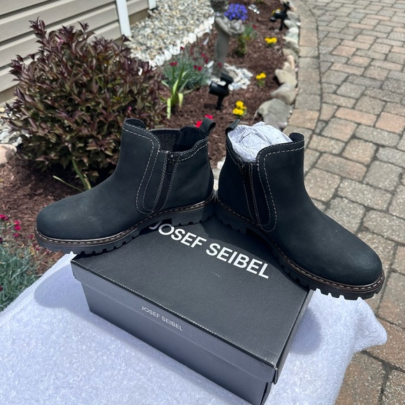 Josef Seibel Black Boots - Picture 4 of 14